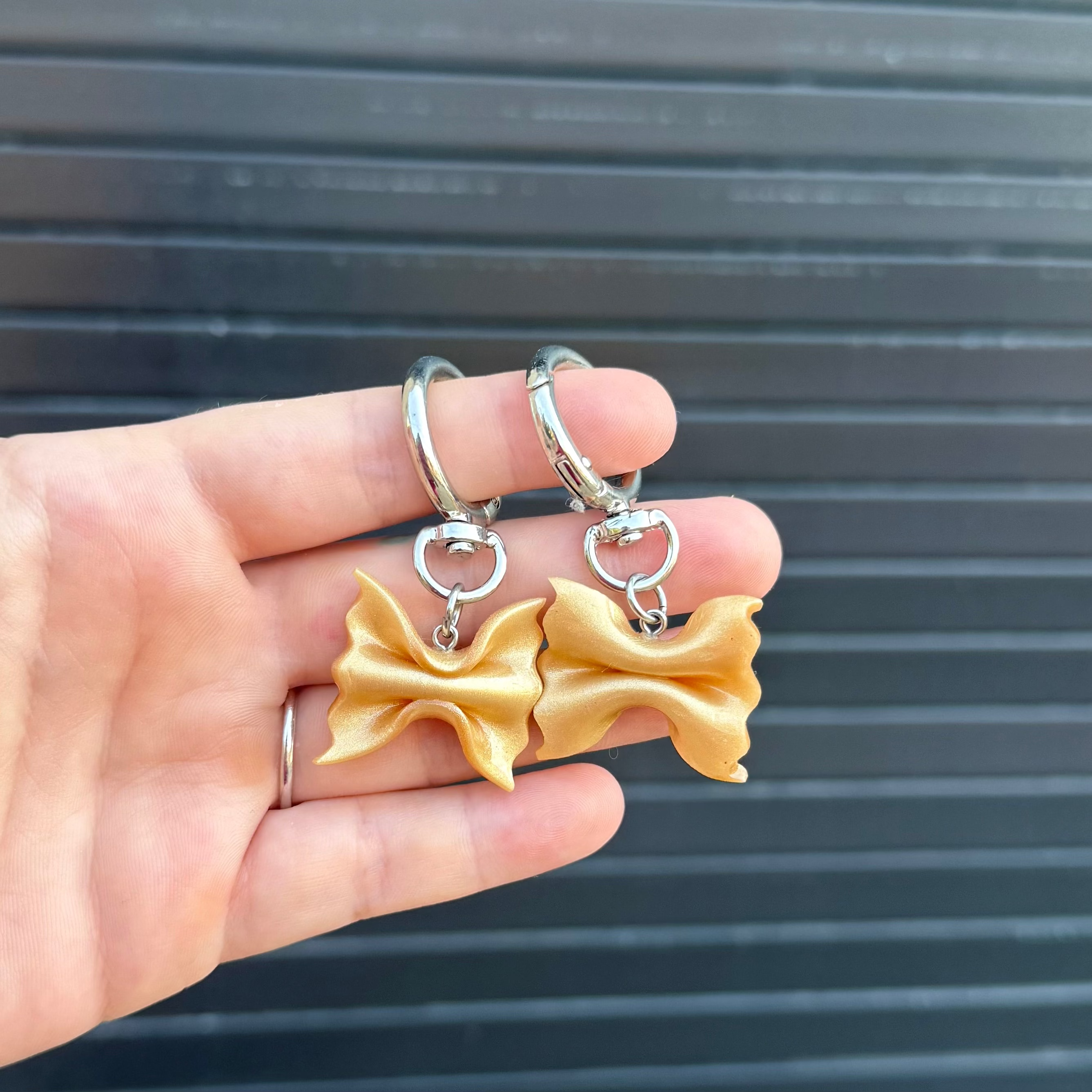 Farfalle pasta keychain